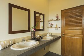 Luxury Beach Front Noble House Villa