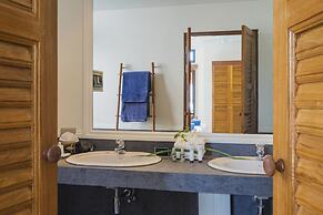 Luxury Beach Front Noble House Villa