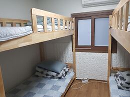 Friends of Loft - Hostel