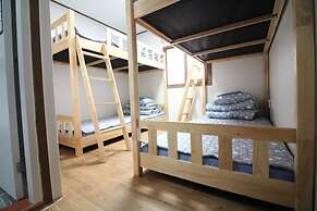 Friends of Loft - Hostel