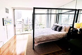 Ilikai Marina Condo Vacations