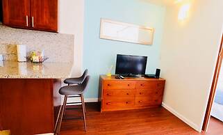 Ilikai Marina Condo Vacations