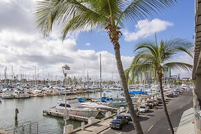 Ilikai Marina Condo Vacations