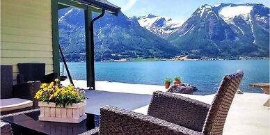 Vollsnes Feriehus Stryn