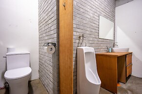 Mireuk Mireuk Hostel