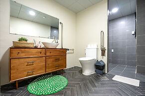 Mireuk Mireuk Hostel