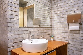 Mireuk Mireuk Hostel