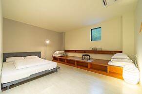 Mireuk Mireuk Hostel