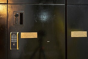 Mireuk Mireuk Hostel