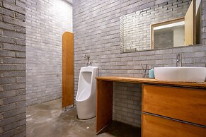 Mireuk Mireuk Hostel