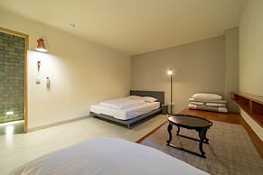 Mireuk Mireuk Hostel