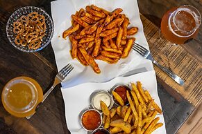 Mireuk Mireuk Hostel