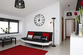 Wondrous Terrace Apartment in Cascais