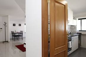 Wondrous Terrace Apartment in Cascais