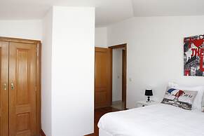 Wondrous Terrace Apartment in Cascais