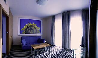 AIR Hotel
