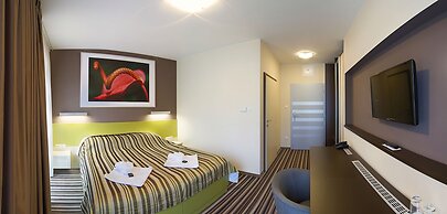 AIR Hotel