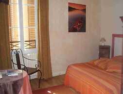 Logis Hôtel les Capucins