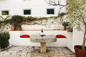 Cushy Apartment with garden in Estoril