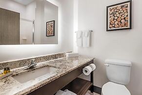 Best Western Plus Isanti