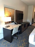 Best Western Plus Isanti