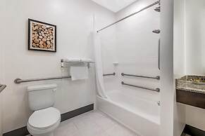 Best Western Plus Isanti