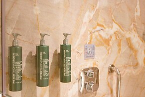 Hilton Garden Inn Nujiang
