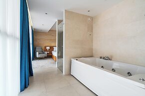 Hotel Harmonia by Dukley