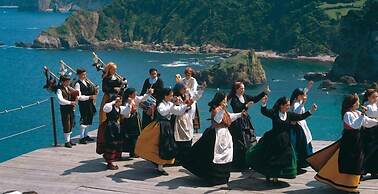 The Old Palace Tower / La Torre del Palación