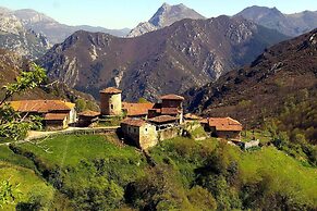 The Old Palace Tower / La Torre del Palación