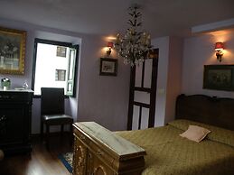 The Old Palace Tower / La Torre del Palación