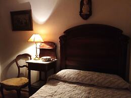 The Old Palace Tower / La Torre del Palación