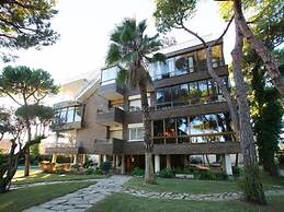 Amity Be my Guest Castelldefels