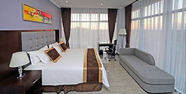 City Plaza Hotel & Suites