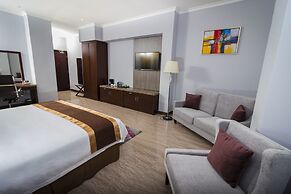 City Plaza Hotel & Suites