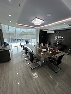 City Plaza Hotel & Suites