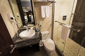 City Plaza Hotel & Suites