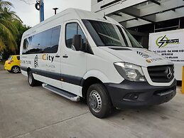 City Plaza Hotel & Suites