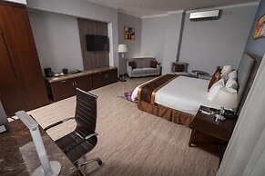 City Plaza Hotel & Suites