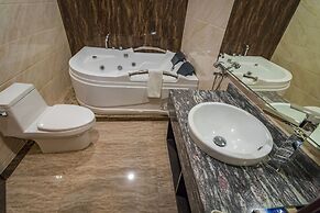 City Plaza Hotel & Suites