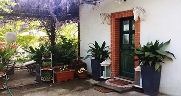 Teapot House