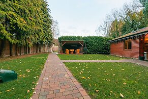 Brook Barn with Sauna & Hot Tub