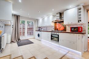 Brook Barn with Sauna & Hot Tub