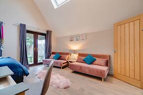 Brook Barn with Sauna & Hot Tub