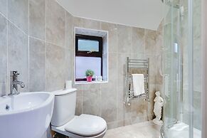 Brook Barn with Sauna & Hot Tub