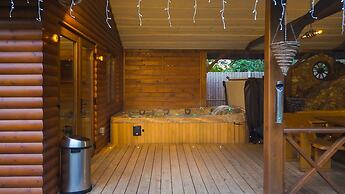 Brook Barn with Sauna & Hot Tub