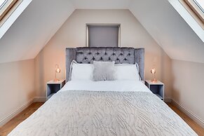 Brook Barn with Sauna & Hot Tub