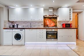 Brook Barn with Sauna & Hot Tub