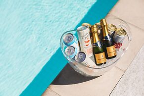 The Godfrey Hotel Hollywood