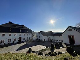 Burghaus & Villa Kronenburg